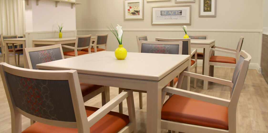 flamingo-furniture-hilton-dining-table