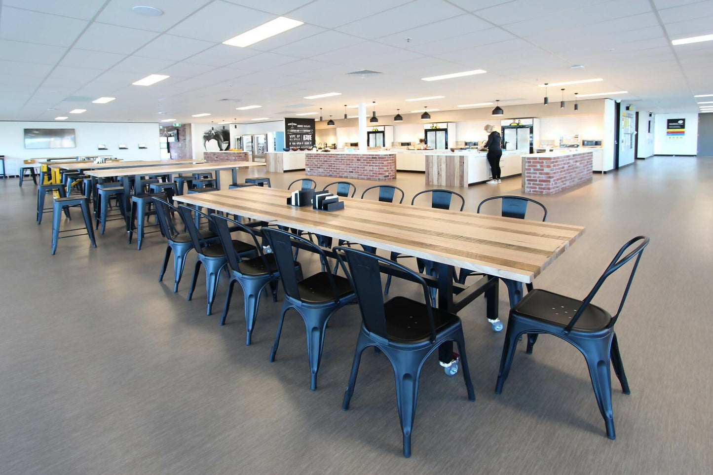 flamingo-furniture-custom-commercial-dining-table