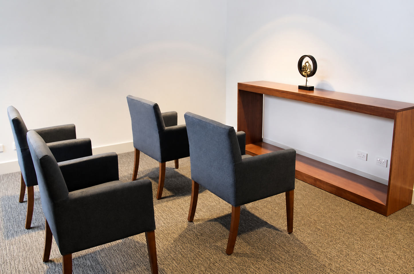 flamingo-furniture-knowles-hall-table