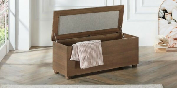 Grand Vue Collection open timber footlocker by Flamingo Furniture