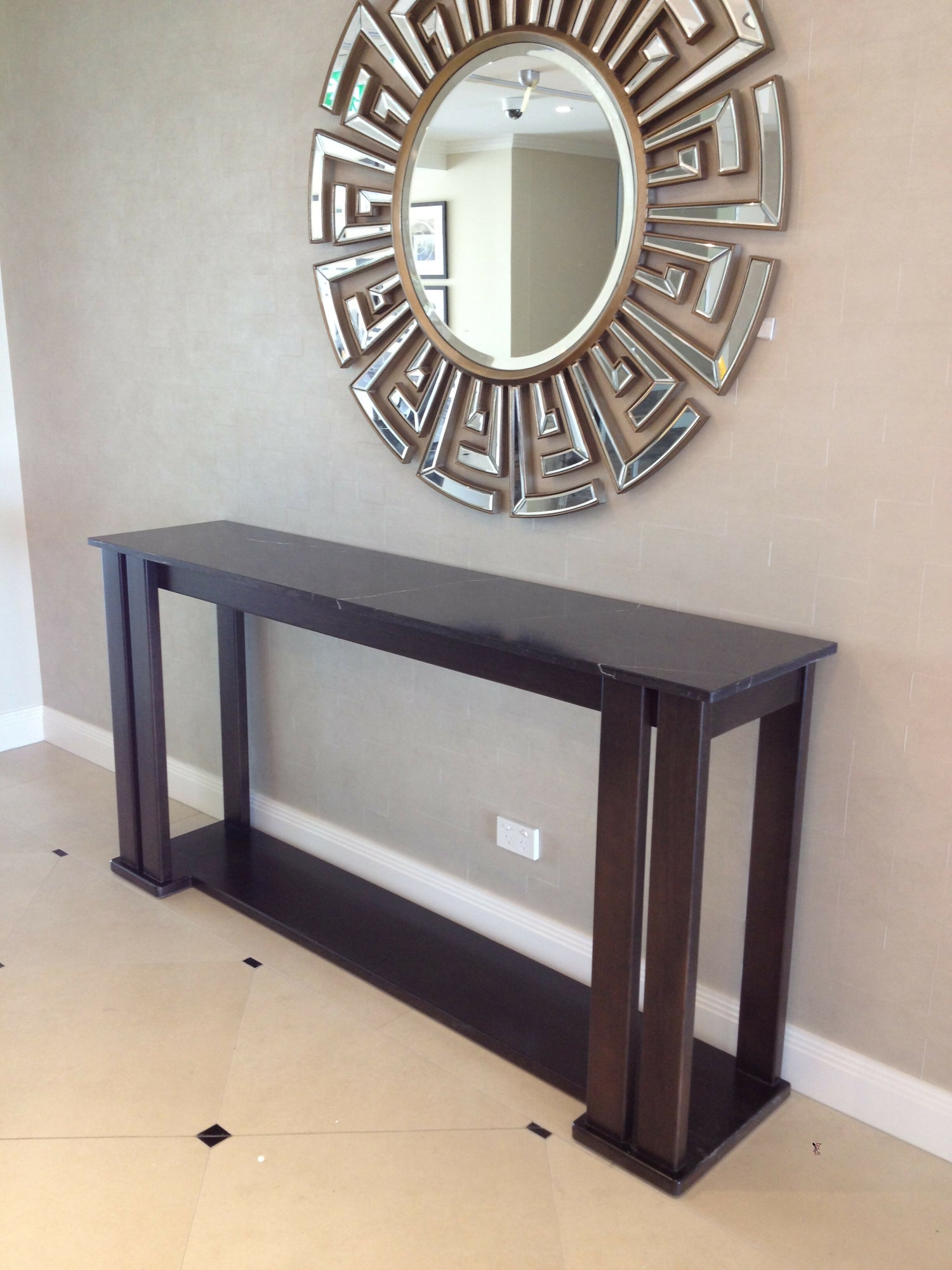 flamingo-furniture-hope-island-hall-table